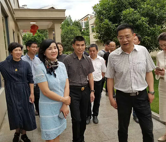 2018年麗水市蓮都區杜書記，俞區長一行蒞臨康瑞閥門參加指導