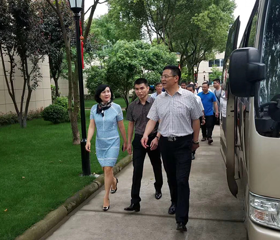2018年麗水市蓮都區杜書記，俞區長一行蒞臨康瑞閥門參加指導